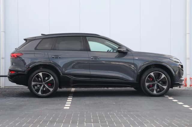 Audi Q6 e-tron (2024) thumbnail 2