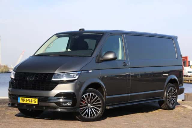 Volkswagen Transporter (2022) thumbnail 1
