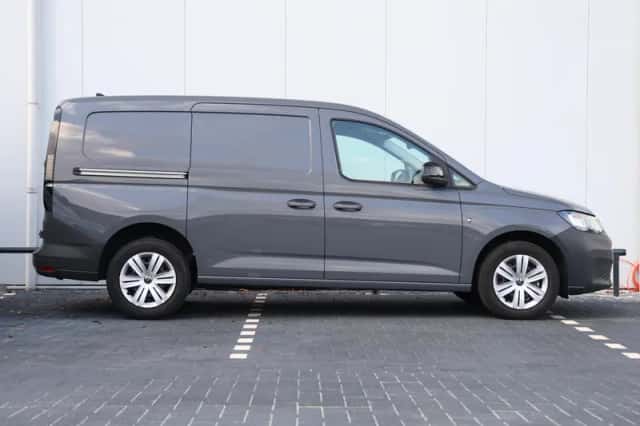 Volkswagen Caddy (2024) thumbnail 2