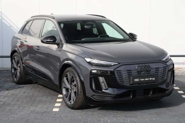 Audi Q6 e-tron (2025) thumbnail 3
