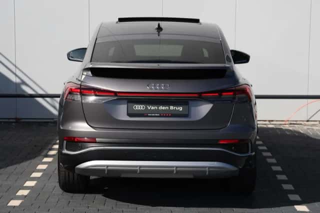 Audi Q4 e-tron (2024) thumbnail 6