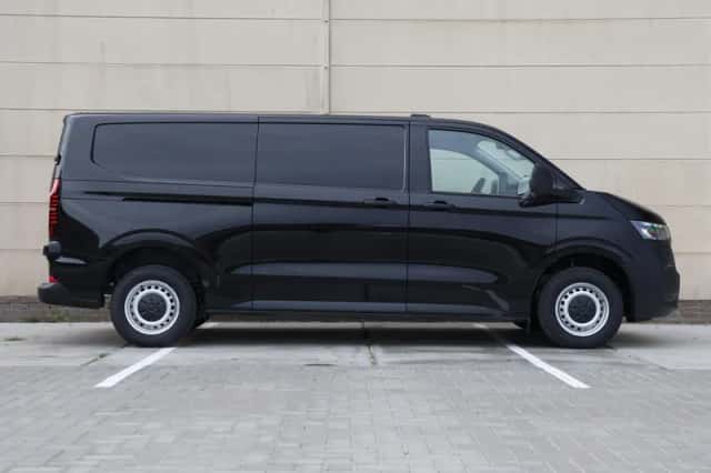 Volkswagen E-Transporter (2026) thumbnail 2
