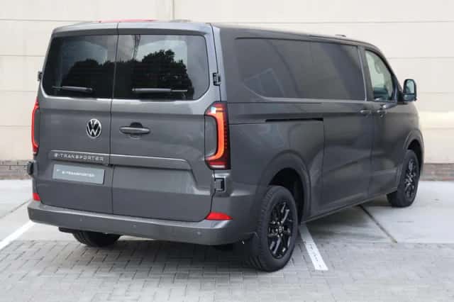 Volkswagen E-Transporter (2026) thumbnail 5