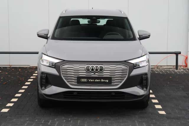 Audi Q4 e-tron (2025) thumbnail 4