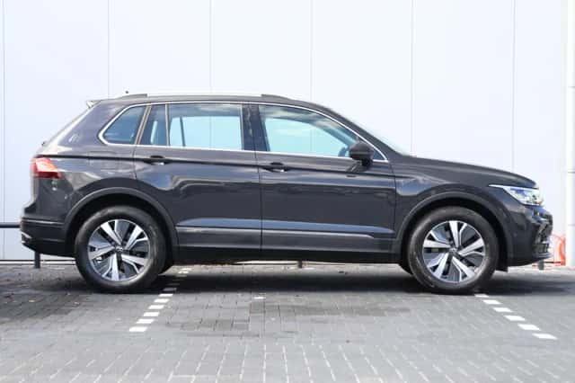 Volkswagen Tiguan (2022) thumbnail 2