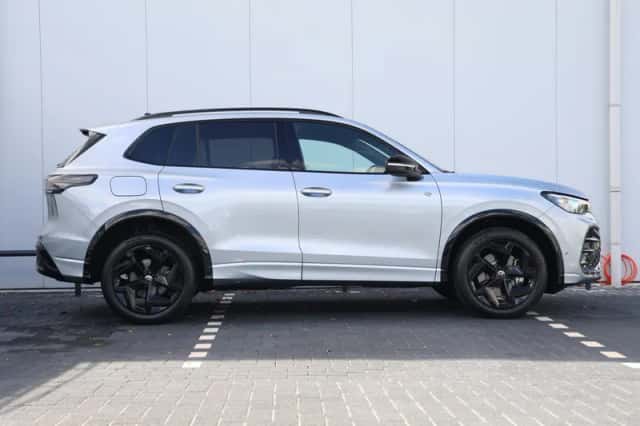 Volkswagen Tiguan (2025) thumbnail 2