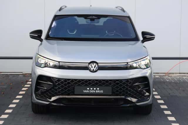 Volkswagen Tiguan (2025) thumbnail 4