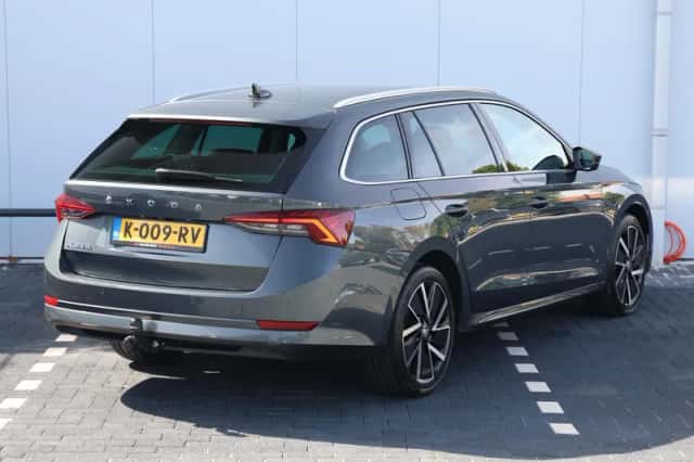 Škoda Octavia (2020) thumbnail 5