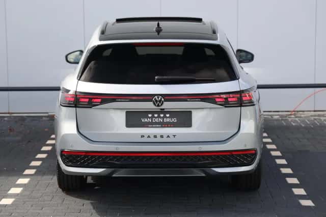 Volkswagen Passat (2025) thumbnail 6