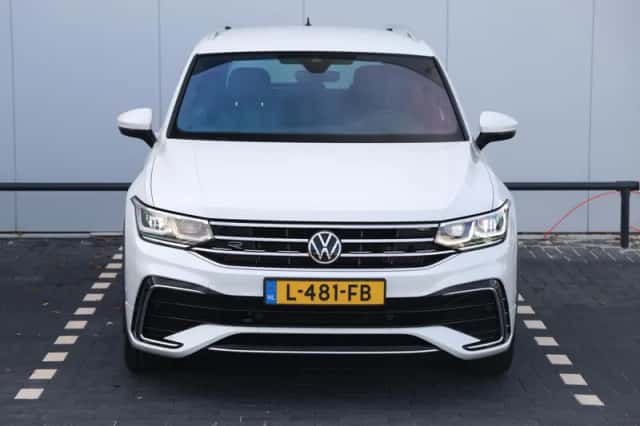 Volkswagen Tiguan (2021) thumbnail 4