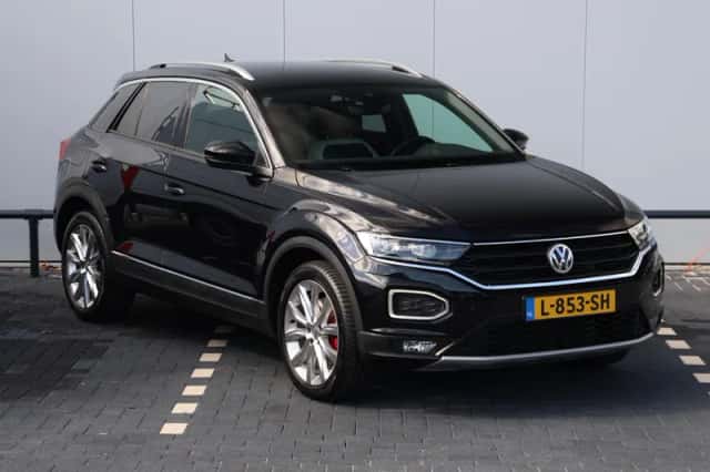 Volkswagen T-Roc (2018) thumbnail 3