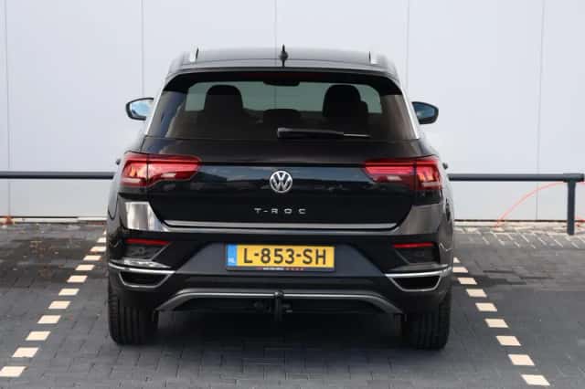 Volkswagen T-Roc (2018) thumbnail 6