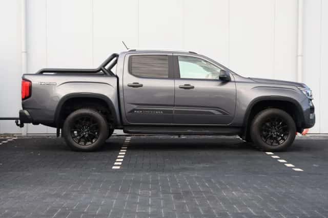 Volkswagen Amarok (2023) thumbnail 2