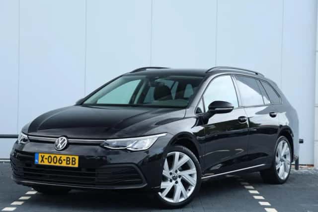 Volkswagen Golf (2023) thumbnail 1