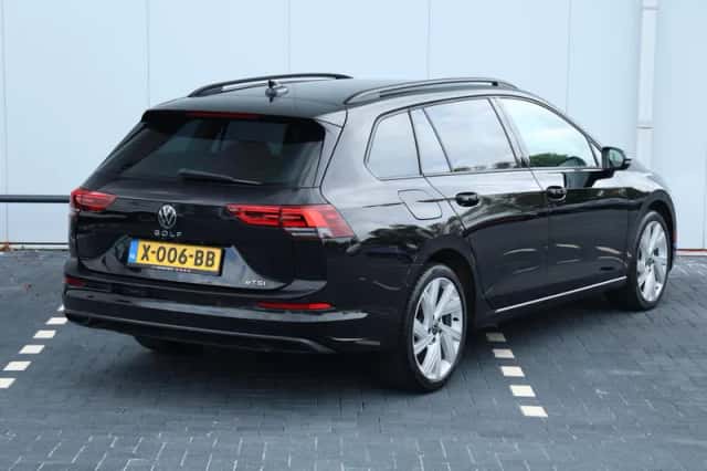 Volkswagen Golf (2023) thumbnail 5