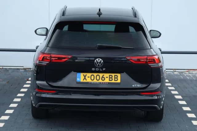 Volkswagen Golf (2023) thumbnail 6