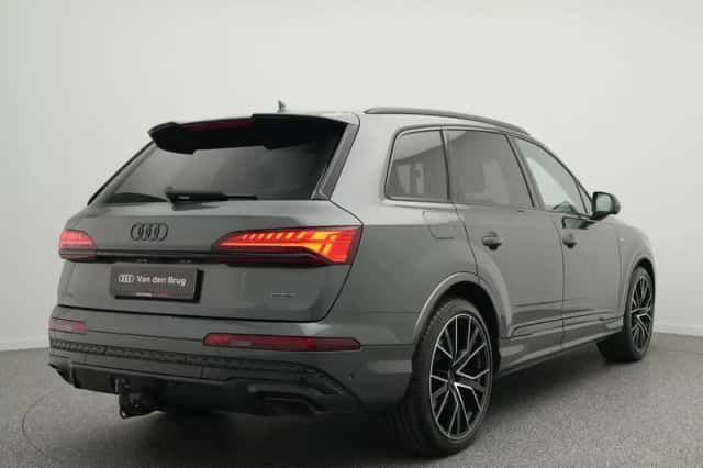 Audi Q7 (2025) thumbnail 2