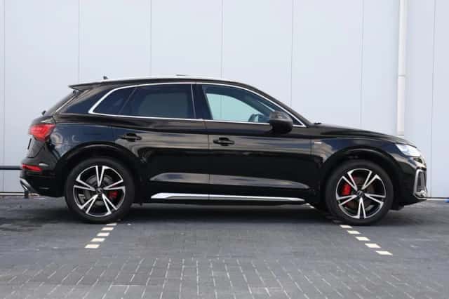 Audi Q5 (2023) thumbnail 2