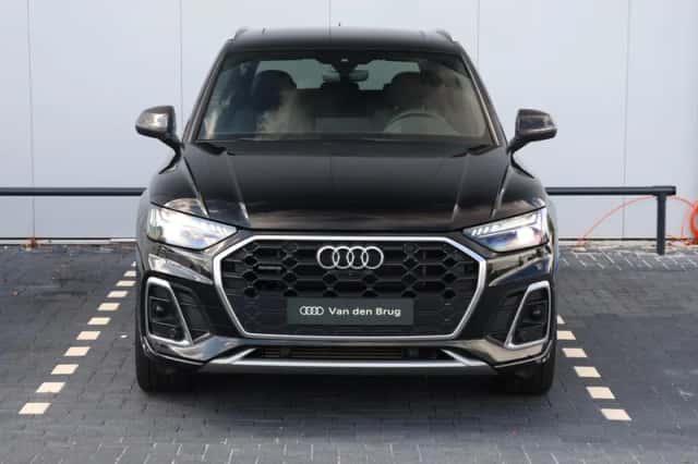 Audi Q5 (2023) thumbnail 4