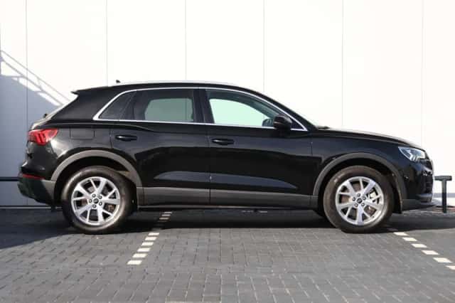 Audi Q3 (2023) thumbnail 2