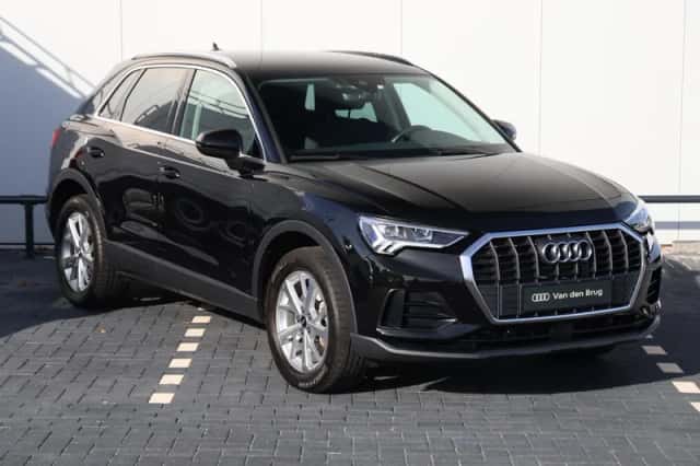 Audi Q3 (2023) thumbnail 3