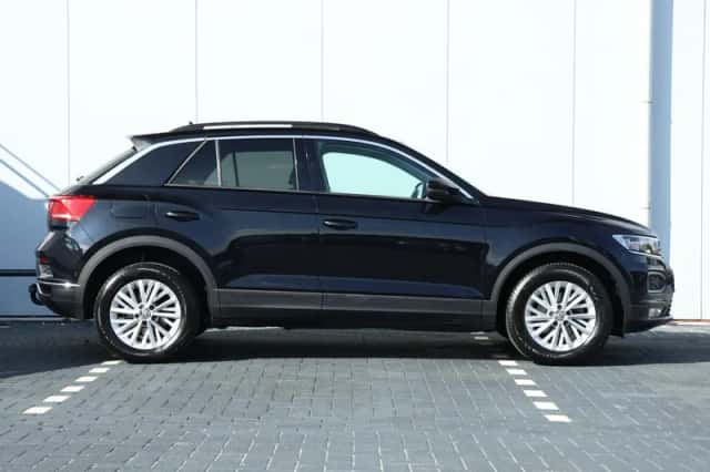 Volkswagen T-Roc (2019) thumbnail 2