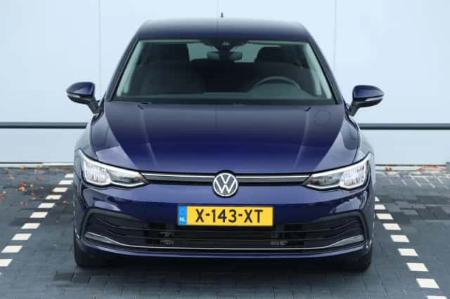 Volkswagen Golf (2023) thumbnail 4