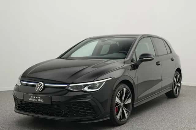 Volkswagen Golf (2022) thumbnail 1
