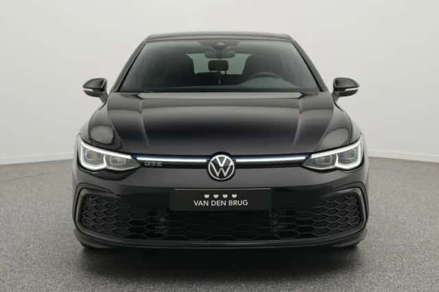 Volkswagen Golf (2022) thumbnail 5