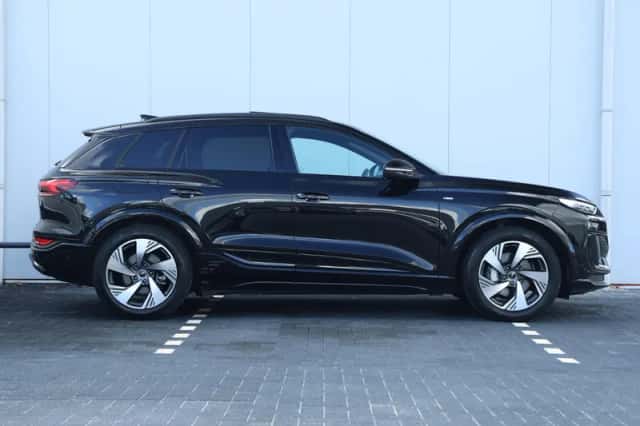 Audi Q6 e-tron (2025) thumbnail 2