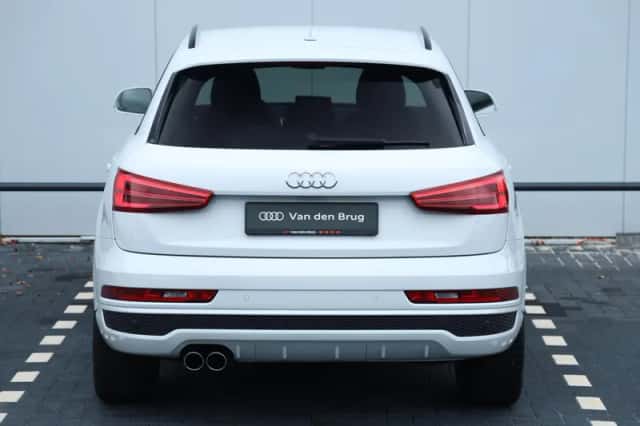 Audi Q3 (2017) thumbnail 6