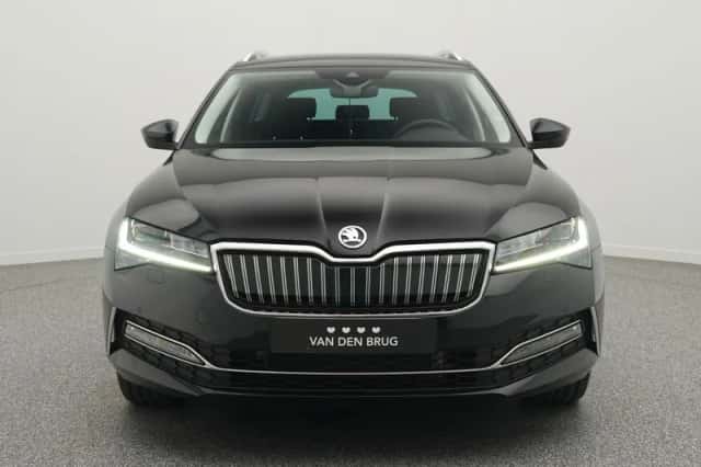Škoda Superb (2024) thumbnail 5