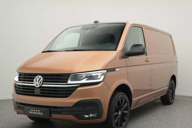 Volkswagen Transporter (2023) thumbnail 1