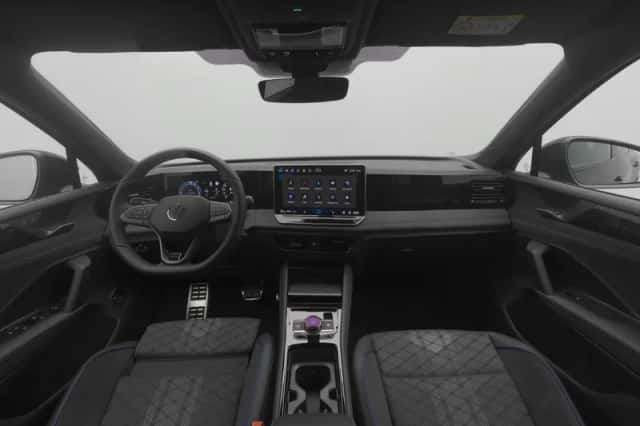 Volkswagen Tiguan (2025) thumbnail 3