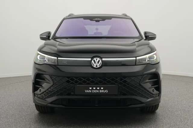 Volkswagen Tiguan (2025) thumbnail 5