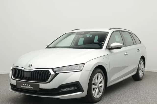Škoda Octavia (2023) thumbnail 1
