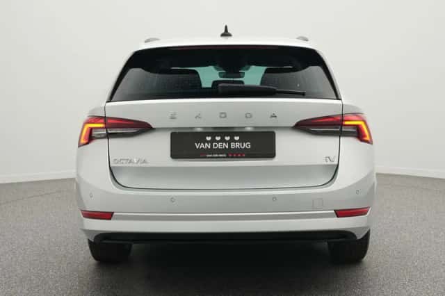 Škoda Octavia (2023) thumbnail 6