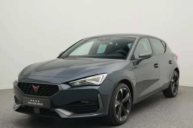CUPRA Leon (2022) thumbnail 1