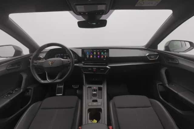 CUPRA Leon (2022) thumbnail 3