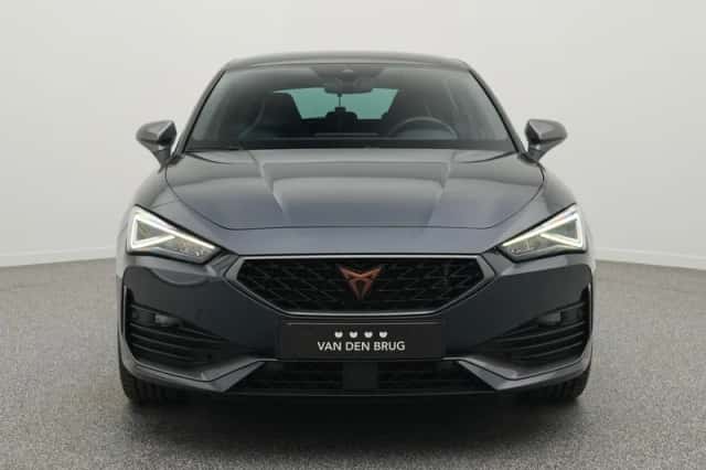 CUPRA Leon (2022) thumbnail 5