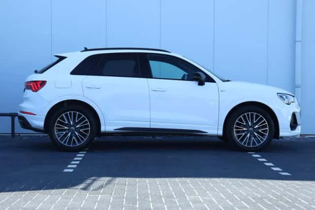 Audi Q3 (2020) thumbnail 2