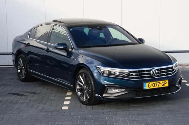 Volkswagen Passat (2019) thumbnail 3