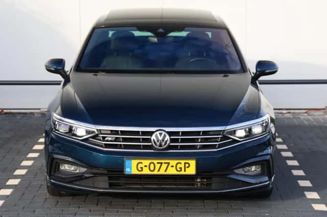 Volkswagen Passat (2019) thumbnail 4