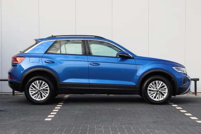 Volkswagen T-Roc (2023) thumbnail 2