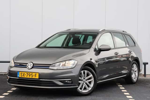 Volkswagen Golf (2018) thumbnail 1