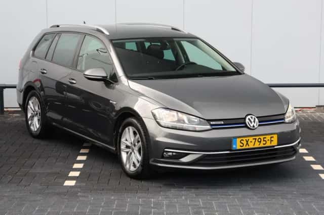 Volkswagen Golf (2018) thumbnail 3