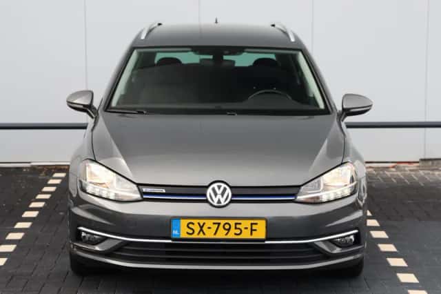 Volkswagen Golf (2018) thumbnail 4