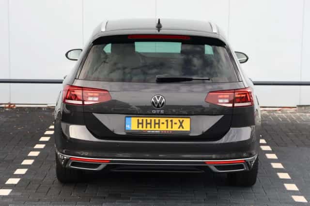 Volkswagen Passat (2022) thumbnail 6