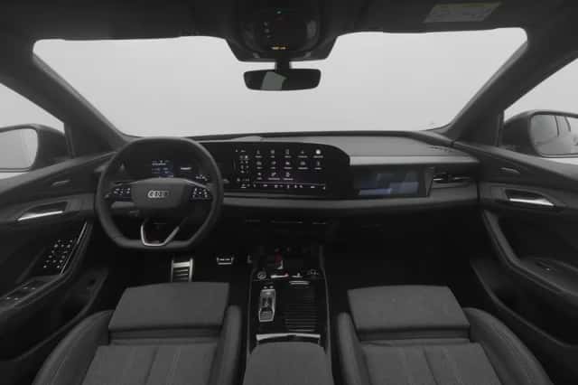 Audi Q6 e-tron (2025) thumbnail 5