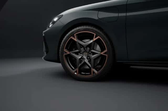 CUPRA Leon (2026) thumbnail 5